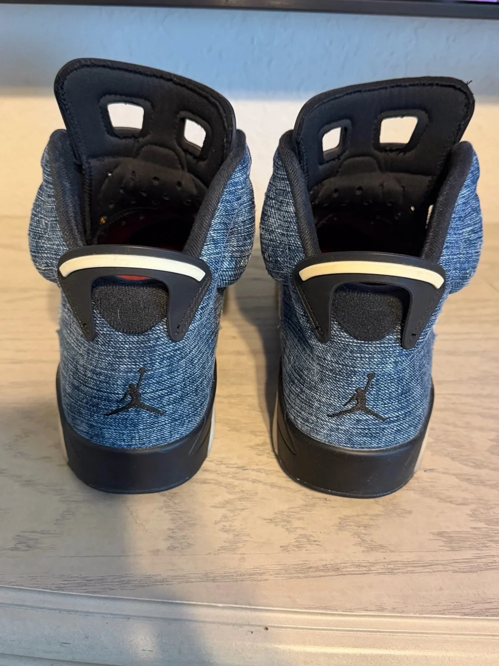 Men’s Jordan Denim 6s size 11.5 comes with original box